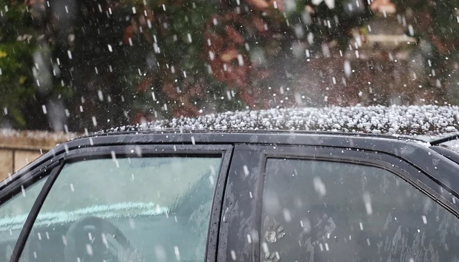 Noćna mora svakog vozača: Kako zaštititi auto od grada?