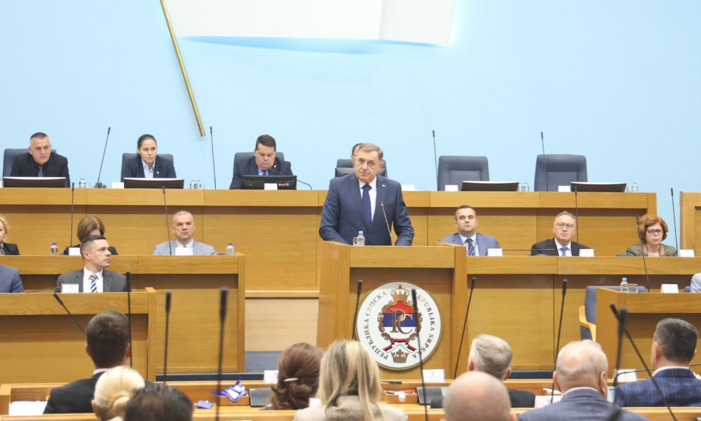 Dodik u parlamentu Srpske: Pokrenuti direktne razgovore sa Federacijom BiH o vraćanju na osnove Dejtona VIDEO
