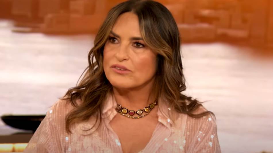 Zvijezda serije “Zakon i red” snima dokumentarac o sopstvenom porijeklu: “Živjela sam u laži”