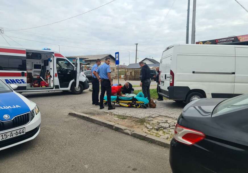 Nesreća u Trnu: Kombi udario ženu, hitna na mjestu udesa