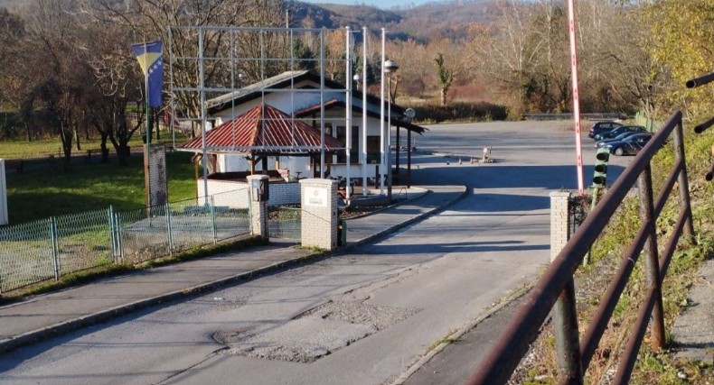 Osmatrali kasarnu: Dva nepoznata drona nadlijetala skladište municije OS BiH