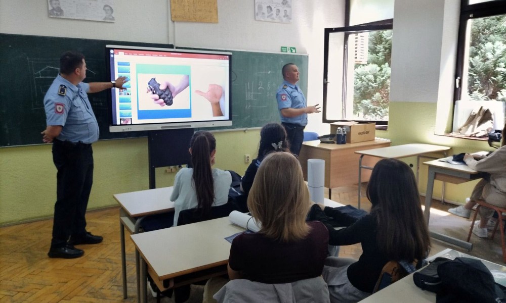 Kampanja policije: Predavanje o oružju za banjalučke srednjoškolce