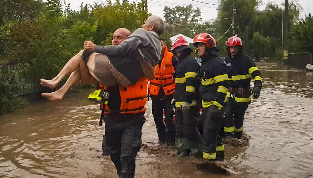 Poplave izazvale haos u Rumuniji: Popucale brane, kiša ne staje VIDEO