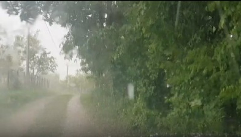 Samo sve smračilo: Nevrijeme zahvatilo Banjaluku VIDEO