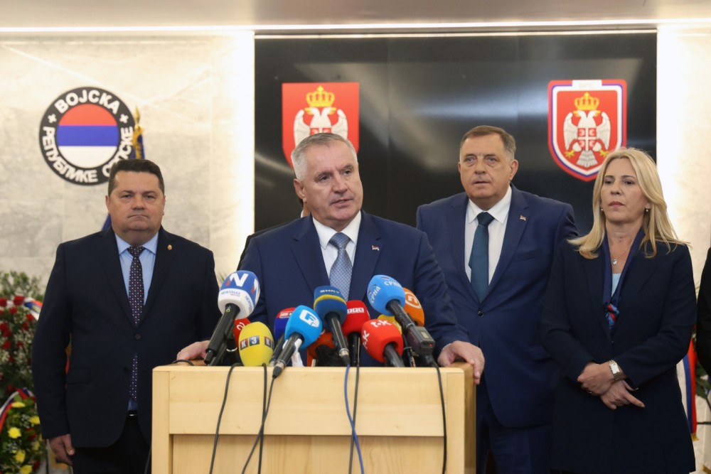 Višković ponosan što je danas u kasarni “Kozara”: Ovo je Republika Srpska i mi ovdje odlučujemo