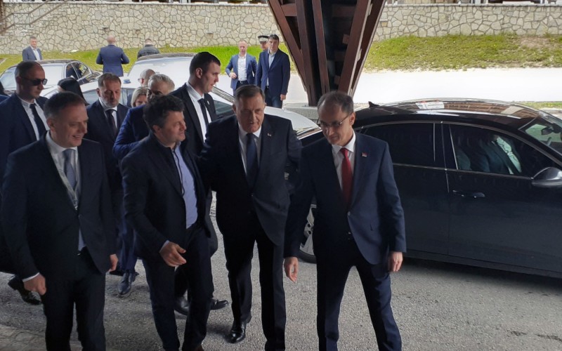 Premijer Srbije stigao na Јahorinu: Dočekao ga predsjednik Srpske VIDEO