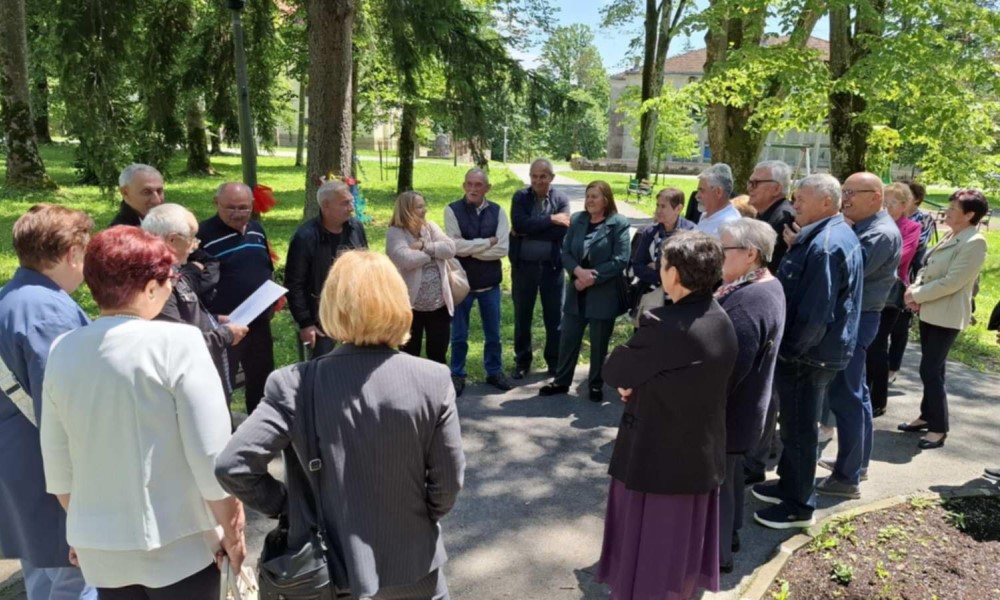 Jubilej od pola vijeka: Prva generacija Trgovačke škole obilježila 50 godina mature