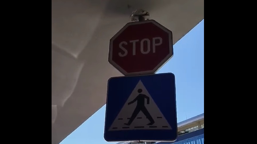 Uklonjen sporni saobraćajni znak u centru Banjaluke