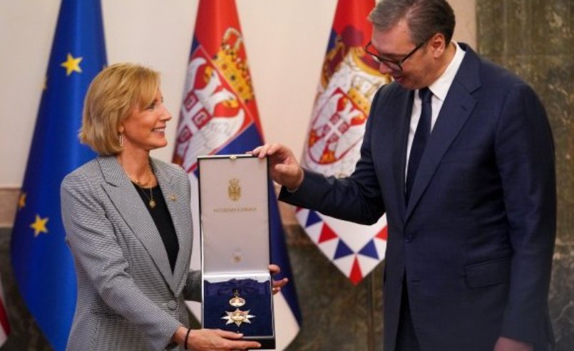 Vučić odlikovao Tenijevu za učvršćivanje saradnje: “Zaista jako volim Srbiju”