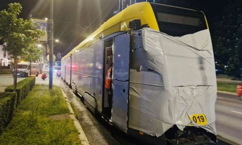 Dolazi još šest: U Sarajevo stigao 19. novi tramvaj