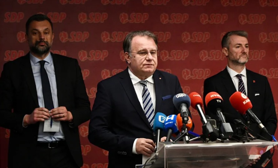 Trojka poručila Čoviću: Odustani od zaštite Dodika