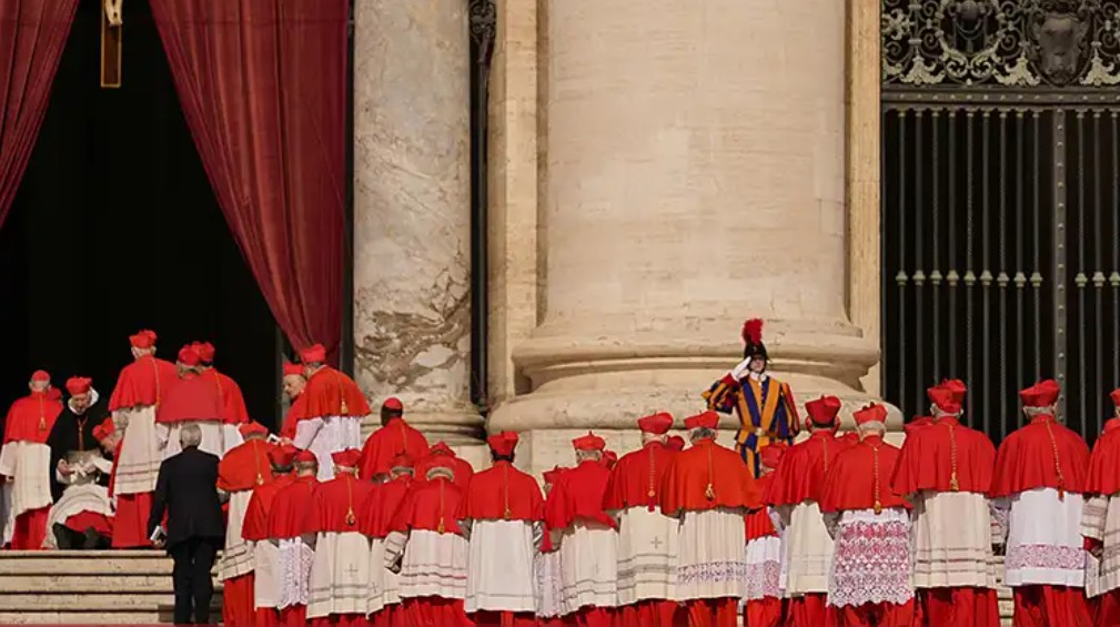 Izbor pape: Svi kardinali koji će učestvovati u konklavi stigli u Rim