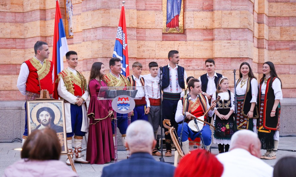 Banjalučani uživali: Spasovdansko veče gusala održano ispred Hrama Hrista Spasitelja