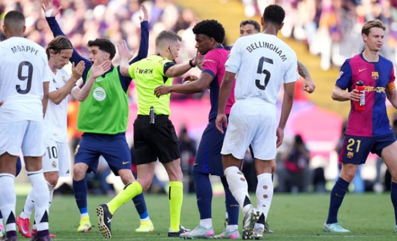 Poništen gol Barselone: Audio snimak iz VAR sobe izazvao bijes među navijačima VIDEO