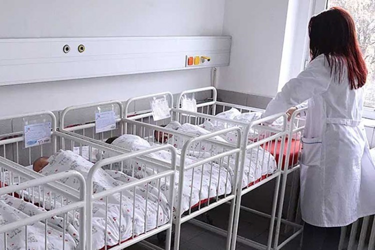 Rođeno 15 beba! Srpska bogatija za još sedam djevojčica i osam dječaka