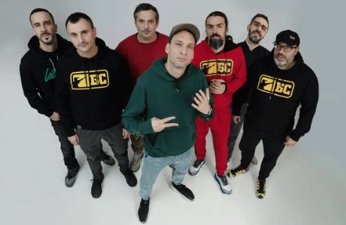 Članovi grupe Beogradski sindikat tvrde: Plaćeni huligani su nas napali na bini