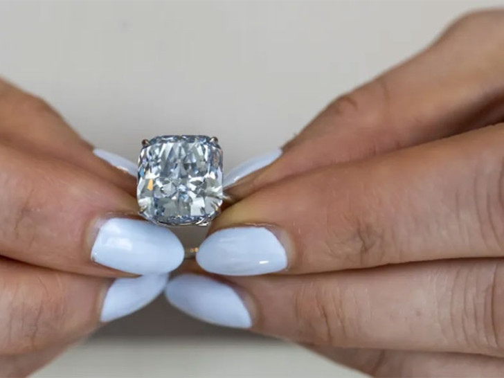 Otkriven u legendarnom rudniku Kulinan: Rijetki plavi dijamant prodat za 19,2 miliona evra u Ženevi