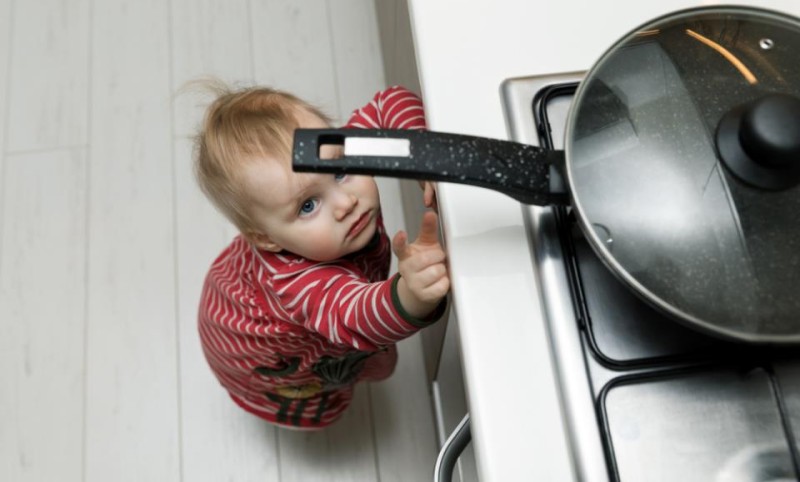 Zalio se vrelom vodom koja je bila na šporetu: Ljekari se bore za život dvogodišnjaku
