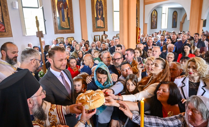 Svečano u Obilićevu: Gradonačelnik Banjaluke sa mještanima na obilježavanju slave hrama
