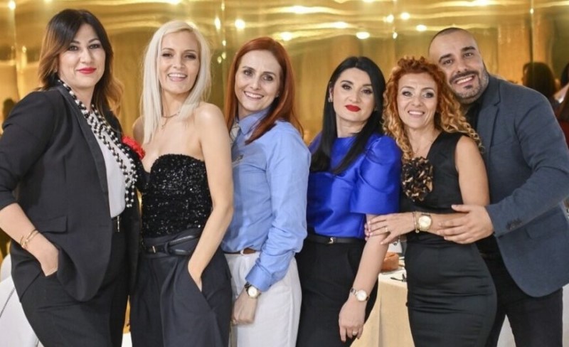 Slavlje uz anegdote iz školskih klupa: Banjalučki ekonomisti proslavili 25 godina mature FOTO