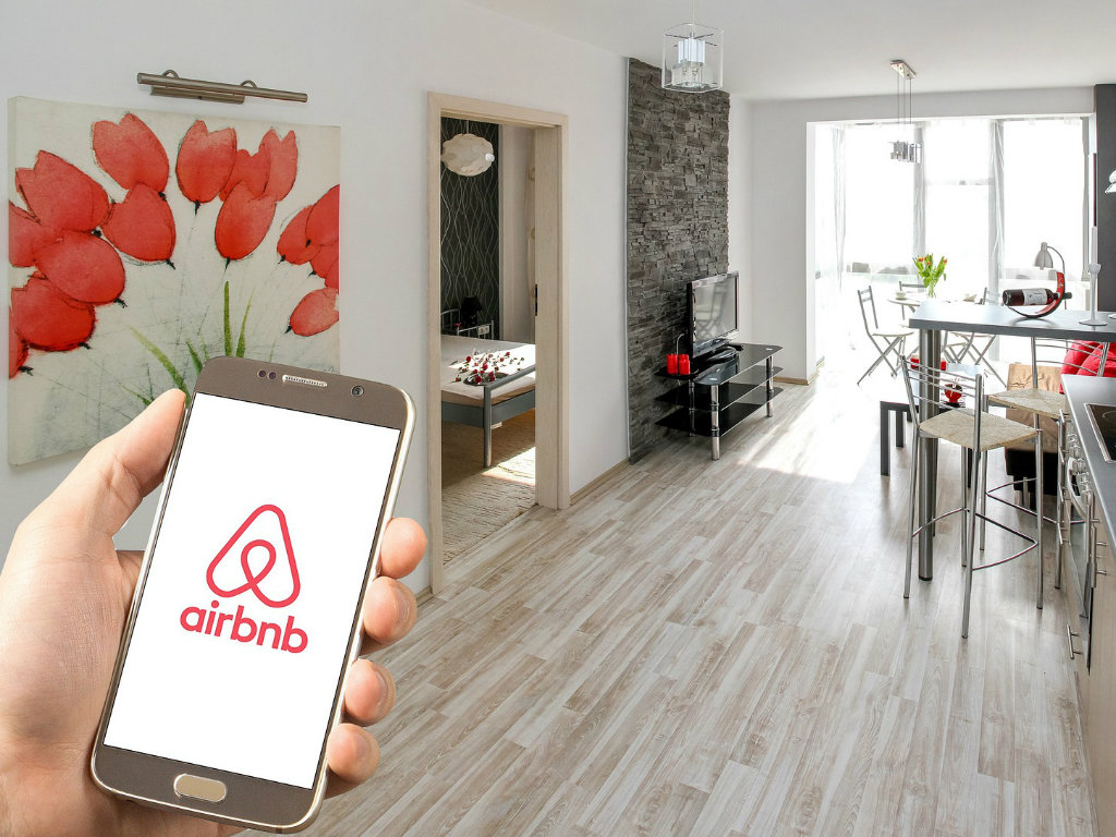 Zbog kršenja pravila: Blokirano 65.000 oglasa za odmor na platformi “Erbienbi”