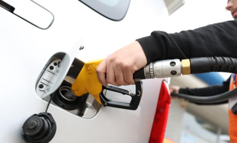 Dobre vijesti za vozače: Pojeftinilo gorivo u Srpskoj