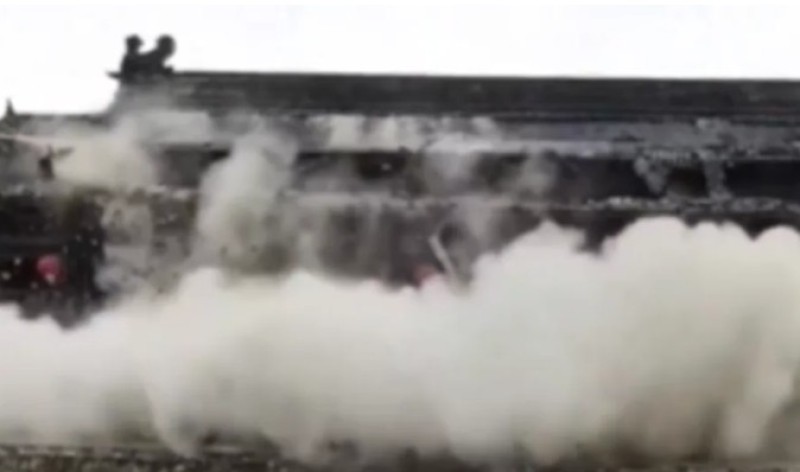 Pokrenuta istraga! Dio hrama se srušio kao kula od karata, kamenje padalo po turistima VIDEO