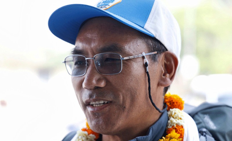 Oborio rekord koji je postavio prošle godine: Šerpas se popeo na Mont Everest 31. put