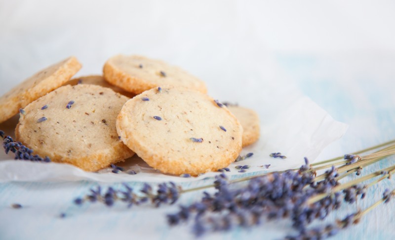 Tražite ideju za slatki desert? Obavezno isprobajte kekse sa limunom i lavandom