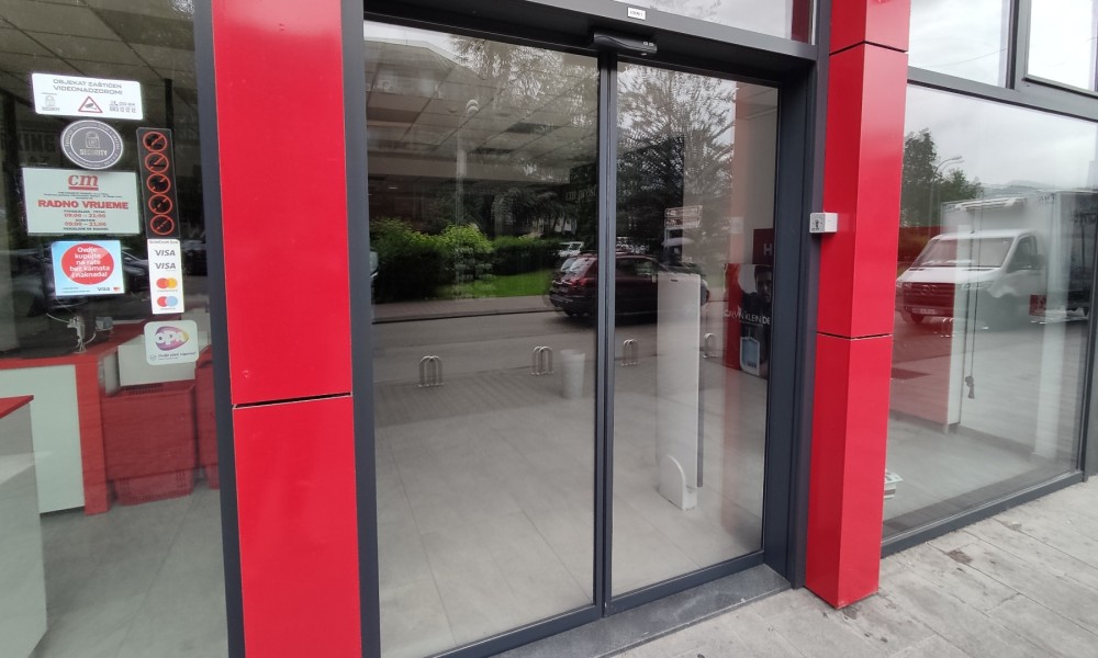 Nema telefona, interfona, aparata za kafu: Ovako centar Banjaluke danas izgleda bez struje FOTO