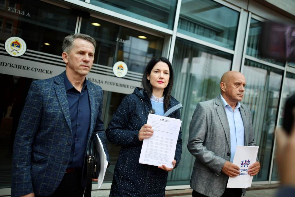 Narodni front predao inicijativu vladi Srpske za izmjene Zakona o grobljima: “Odgovor na sraman akt hrvatskog Sabora”