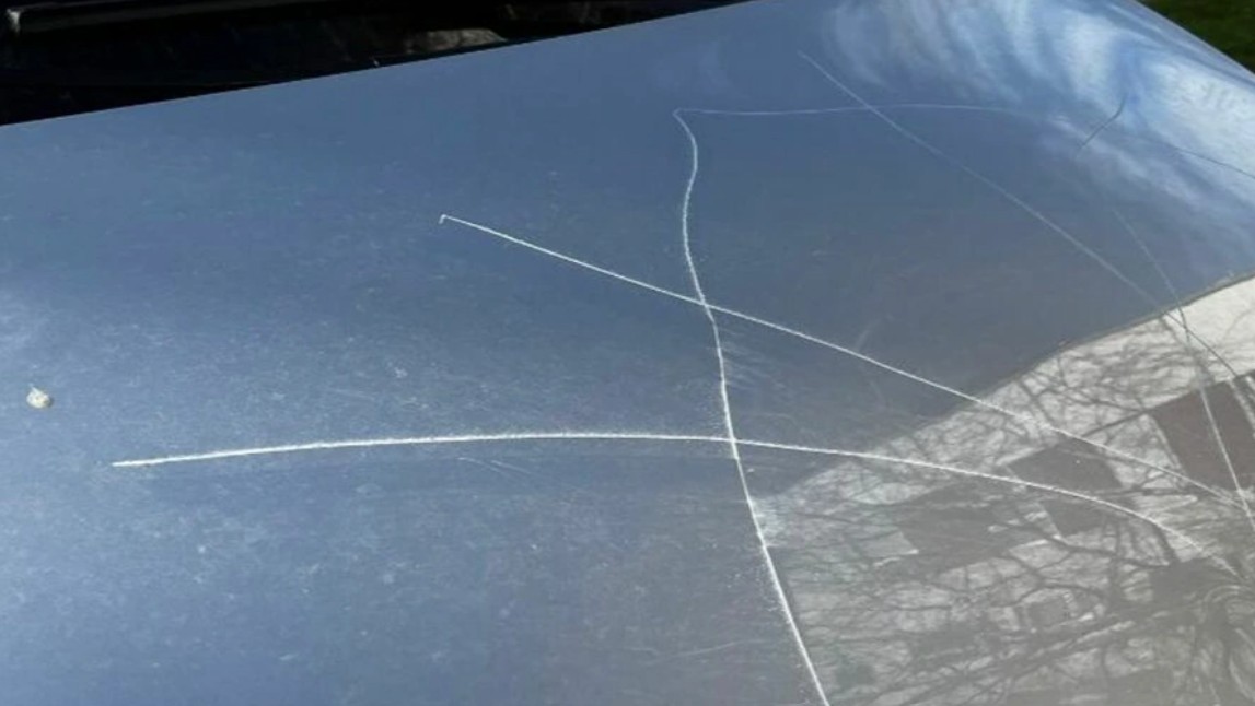 Mladić iz BiH u problemu: Bivša mu izgrebala mercedes