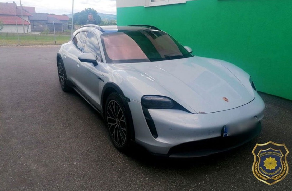 Interpol tragao za njim: U BiH pronađen ukradeni “porše”