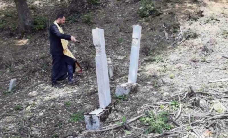 Vandali ponovo na djelu: Oskrnavljeno pravoslavno groblje u selu Danci kod Kaknja