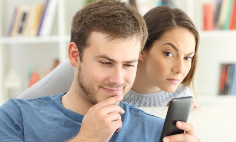 Evo kako prepoznati da li vas partner vara: Obratite pažnju na ove promjene u ponašanju