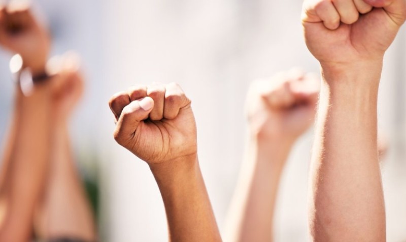 Šta zakon predviđa: Smije li poslodavac da vas otpusti jer idete na proteste van radnog vremena