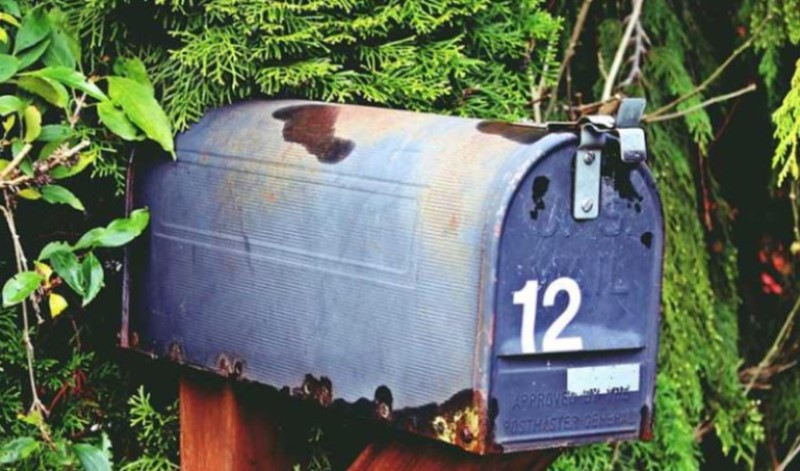 Iznenađenje koje grije srce: U sandučiću našla kovertu kakvu nije mogla ni sanjati FOTO