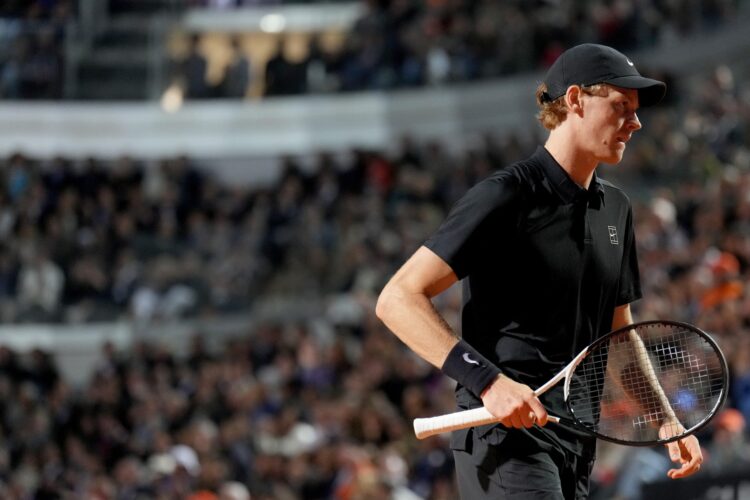 Siner kroz dramu do drugog kola Rolan Garosa