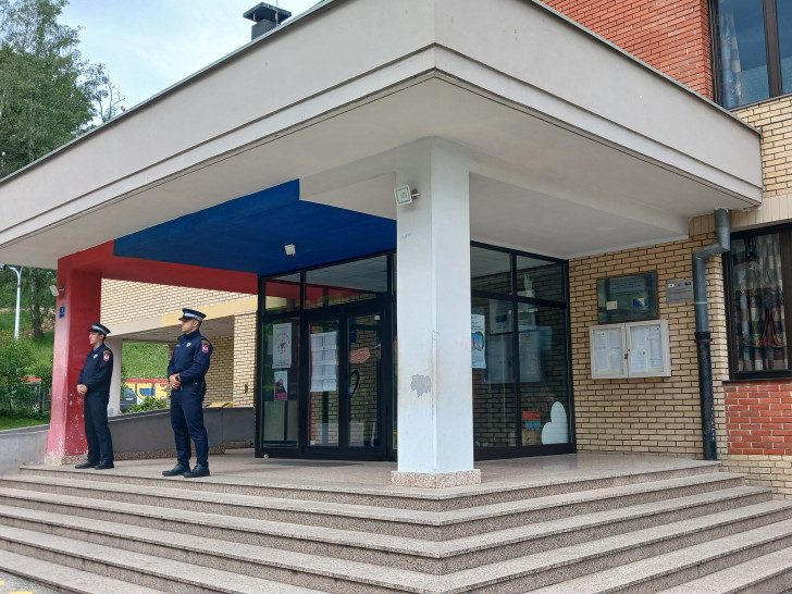 Posljedica loših uzora: Nakon jezive poruke, škola na oprezu!