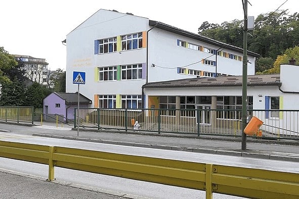 Dječaka pretukli vršnjaci, morao na hitnu operaciju zbog pucanja čira! Tužilaštvo potvrdilo teško vršnjačko nasilje u Tešnju