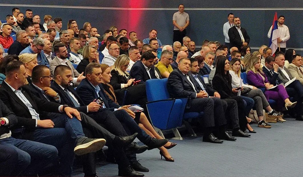 Dodik u Gradišci: Počela izborna konferencija Gradskog odbora SNSD-a