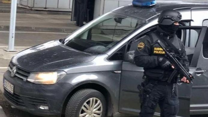 Drama u ovom dijelu BiH: Teško povrijeđen sudski policajac, upotrebom sile savladani napadači