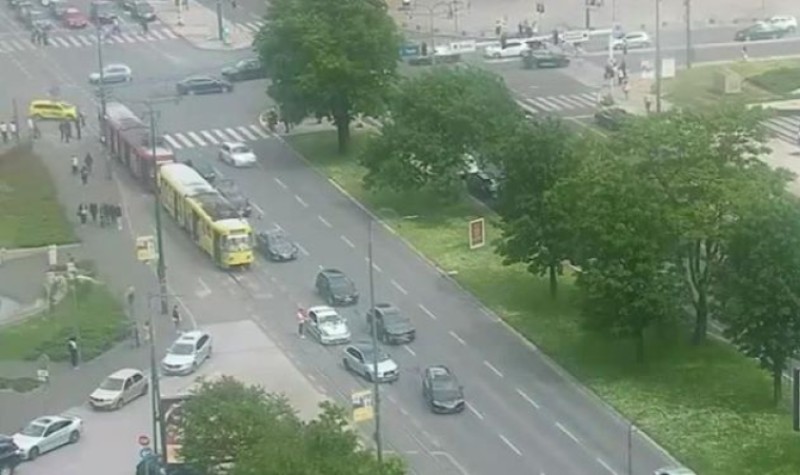 Prekid tramvajskog saobraćaja u BiH: Sudar autobusa i automobila izazvao gužve