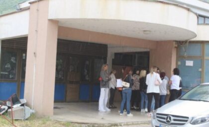 Radnicama “Trendteksa” uručene radnje knjižice: Osjećamo se bijedno i obespravljeno