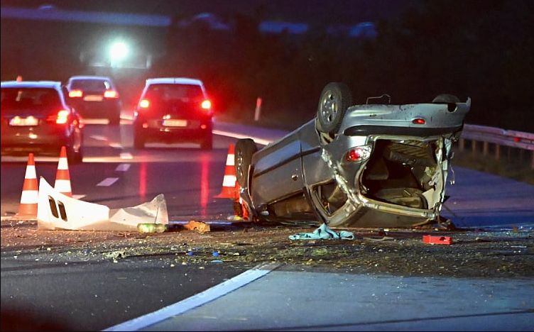 Teška nesreća na autoputu kod Sarajeva: Jedna osoba poginula, tri povrijeđene