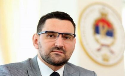 Ministar Klokić o non-pejperu: Prizivanje sankcija totalno pogrešna politika