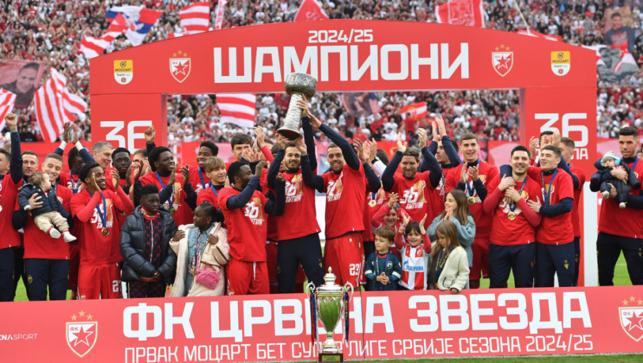 Šampionska šetnja: Delije slave na ulicama Beograda VIDEO