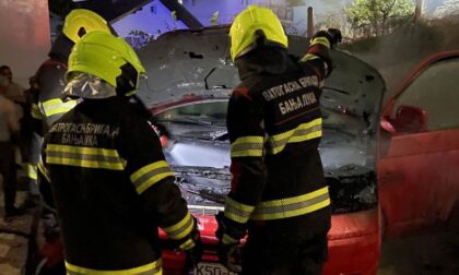 Pune ruke posla za banjalučke vatrogasce: Gorjeli stan i automobil FOTO