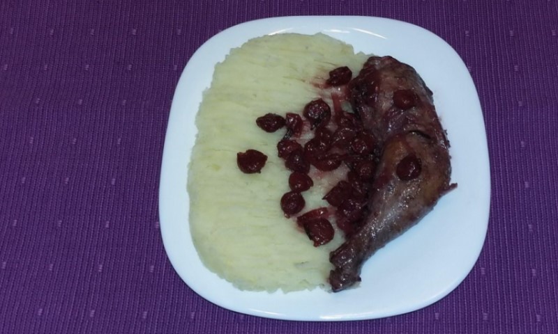 Neobičan spoj: Sočni bataci sa višnjama i ruzmarinom