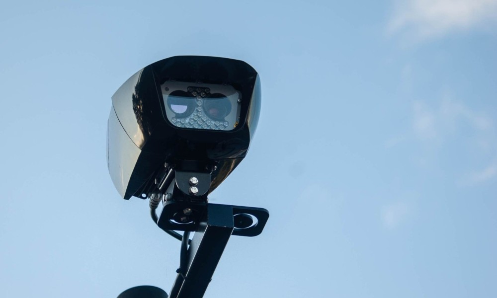 Vozači ugrožavaju svoj i tuđe živote: Pljušte kazne zbog pojasa i telefona